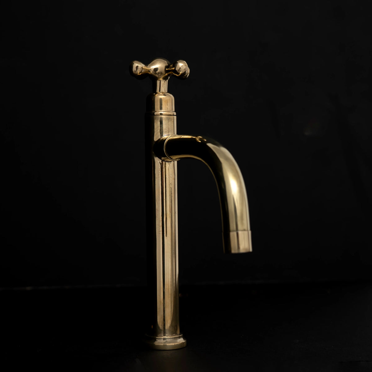 Powder room faucet