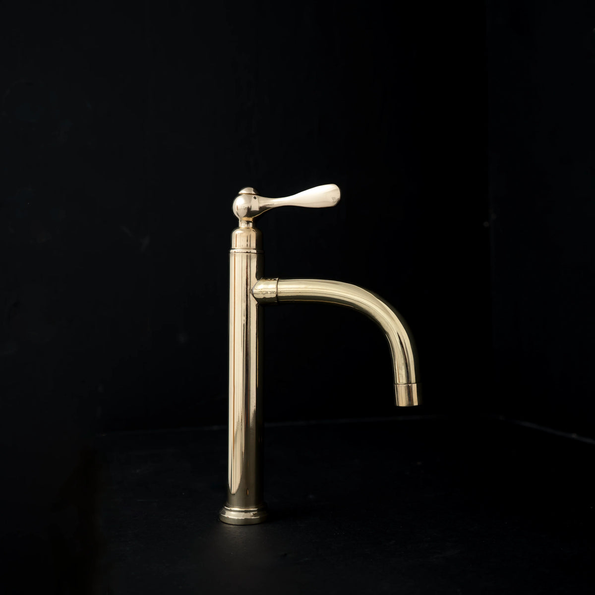 Vessel sink faucet