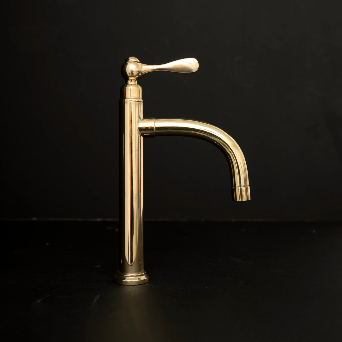 Vessel sink faucet