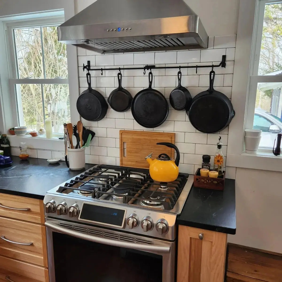 Wrought Iron Pot Rail – Industrial Hanging Rack for Kitchen