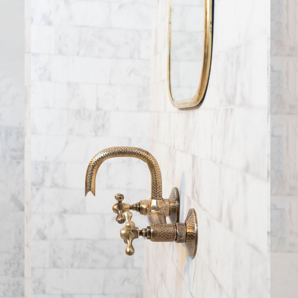 Hammered Wall Mounto
