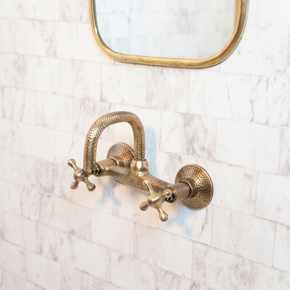 Hammered Wall Mounto