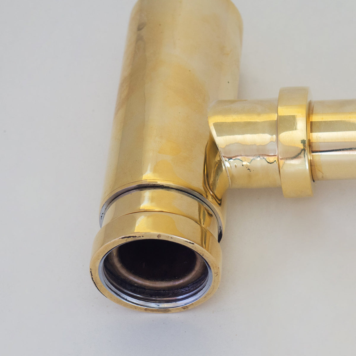 Round Solid Brass Bottle P-Trap & Push-Up Drain