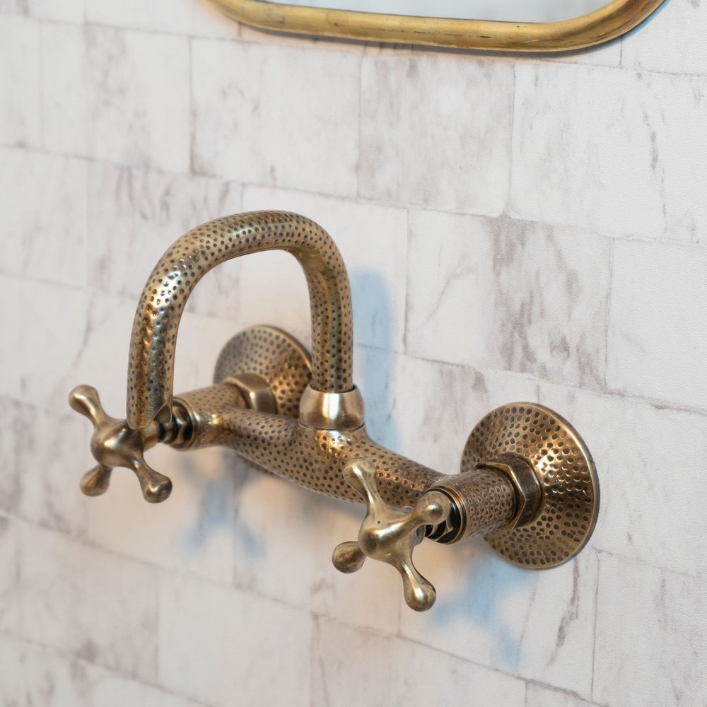 Hammered Wall Mounto