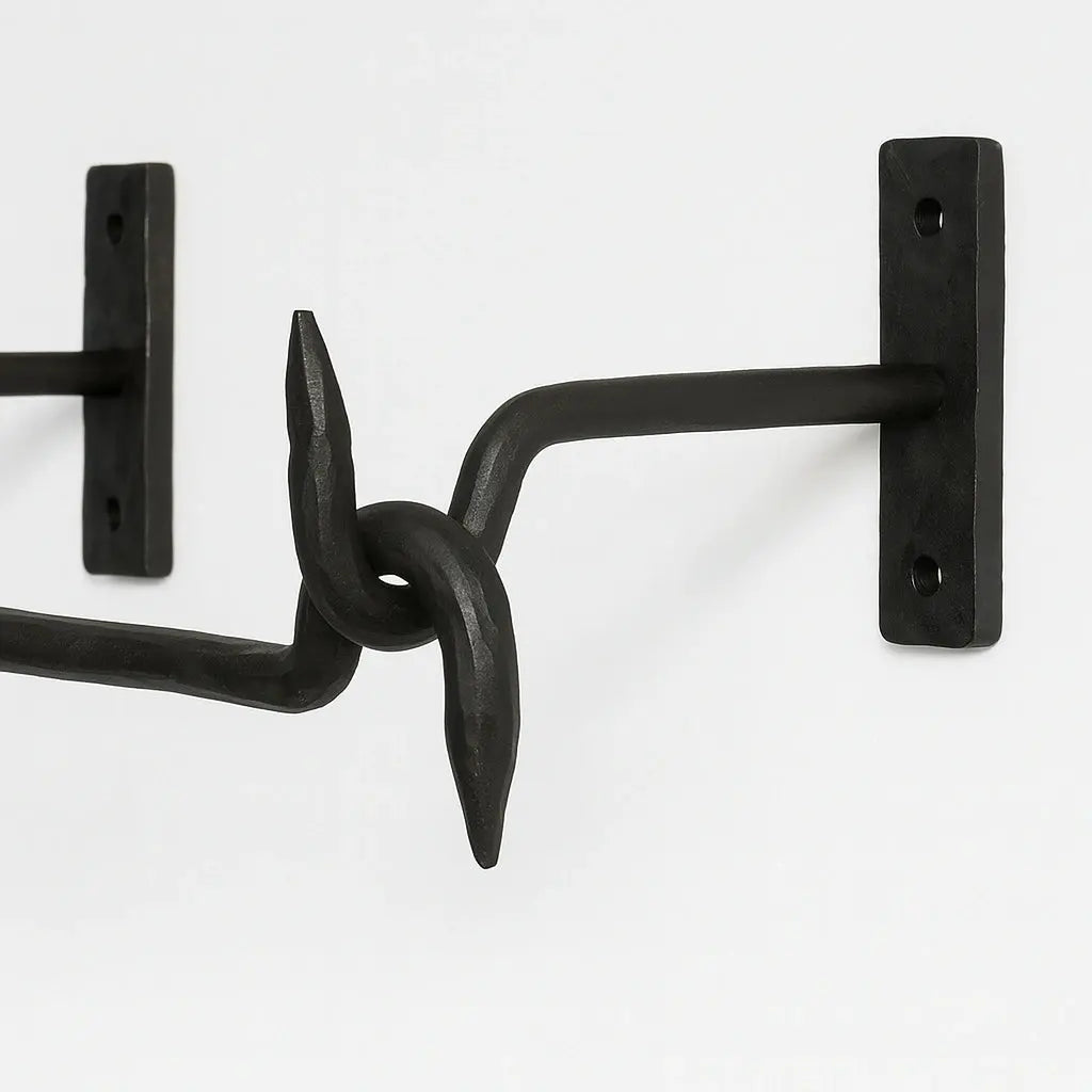 Wrought Iron Pot Rail – Industrial Hanging Rack for Kitchen