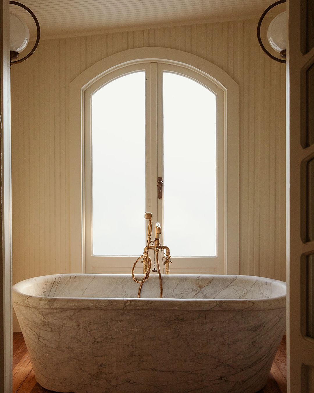 Floor Mounted Bathtub