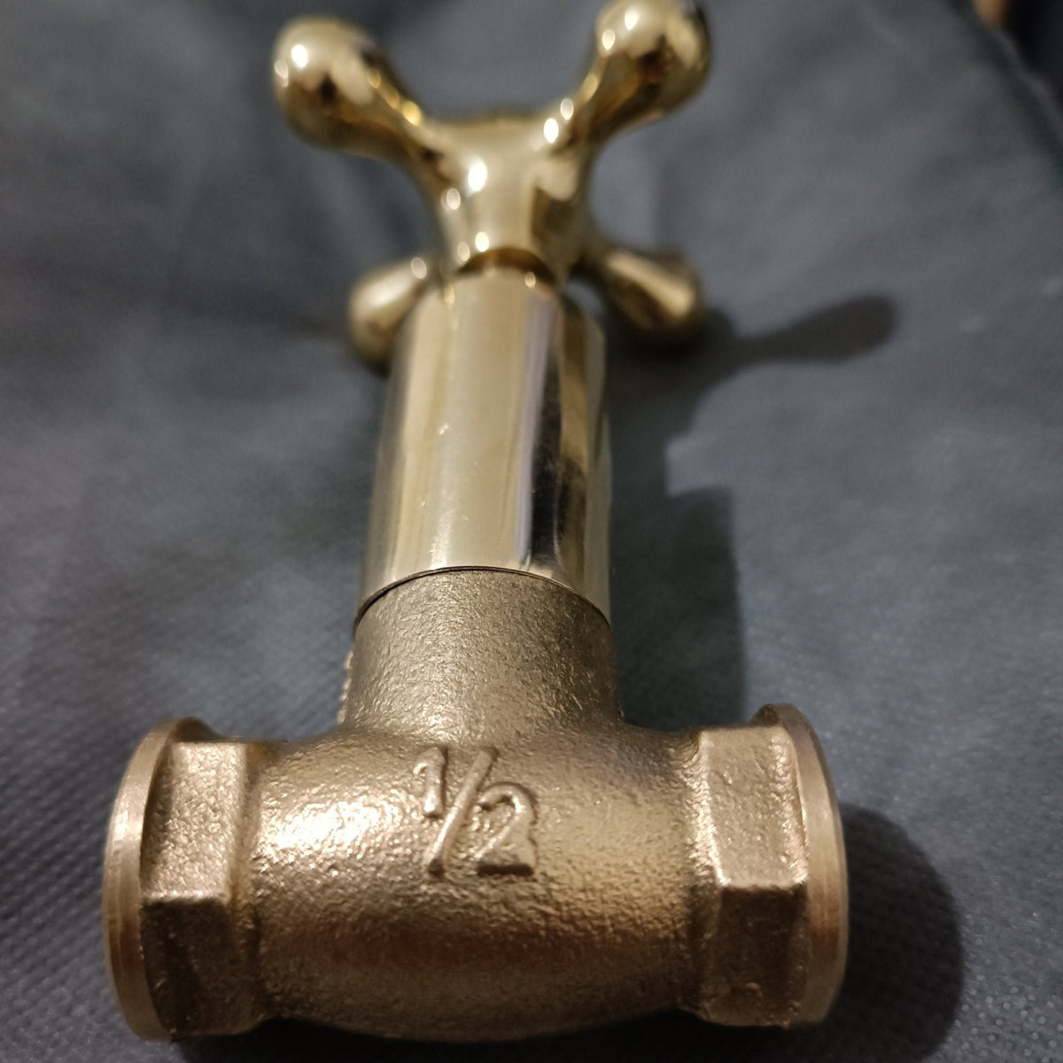 Concealed Shut Off Valve With Cross